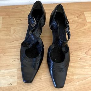 Naturalizer maryjane style pumps. Worn and loved but still some life left.